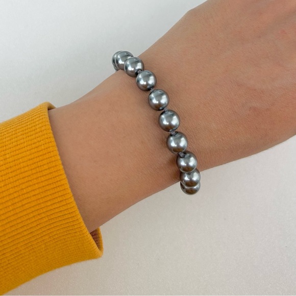 Glass PEARLS Gray Bead Bracelet 7.5” Glass Beads 8mm - Picture 5 of 5